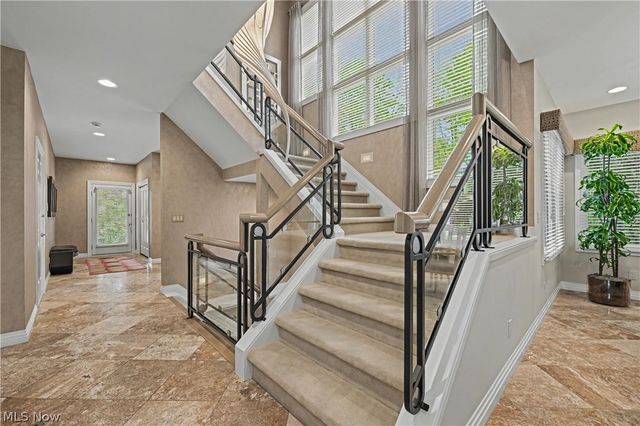 520 Bristol Drive, Aurora, OH 44202