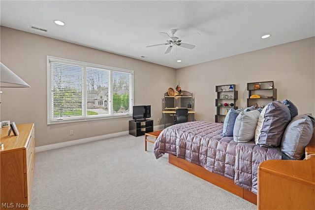 520 Bristol Drive, Aurora, OH 44202