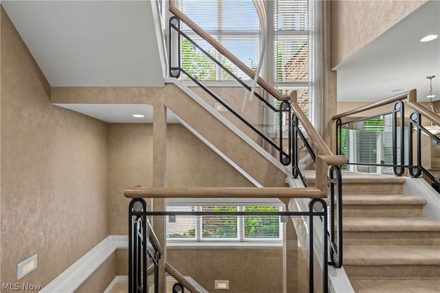 520 Bristol Drive, Aurora, OH 44202