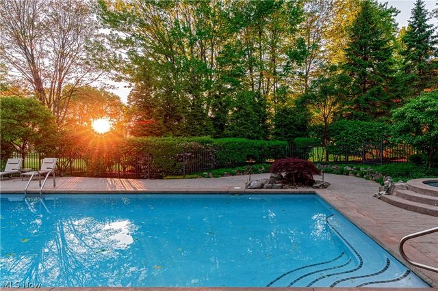 520 Bristol Drive, Aurora, OH 44202