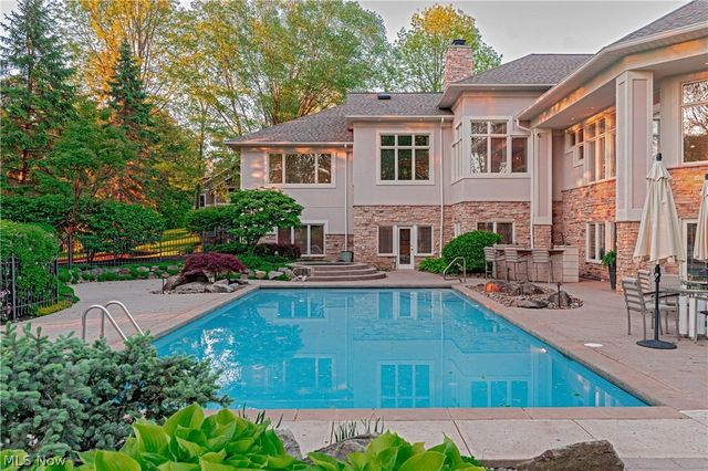 520 Bristol Drive, Aurora, OH 44202