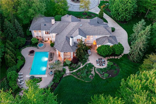 520 Bristol Drive, Aurora, OH 44202