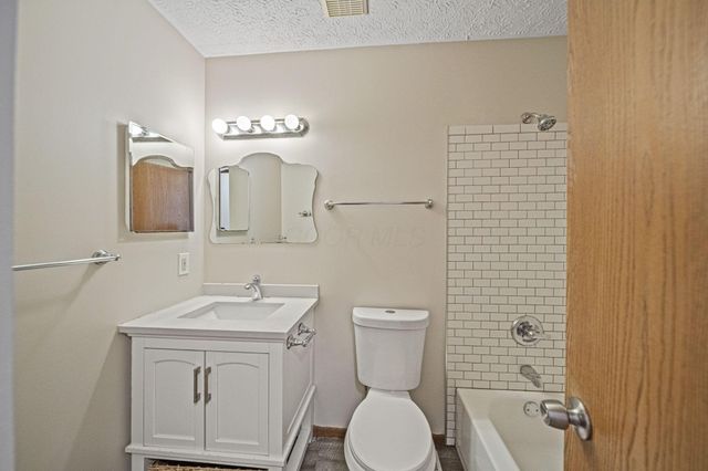 3542 Woody Way, Canal Winchester, OH 43110