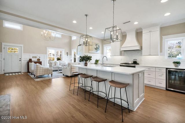 106 SE 40th Street, Oak Island, NC 28465