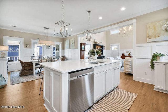 106 SE 40th Street, Oak Island, NC 28465