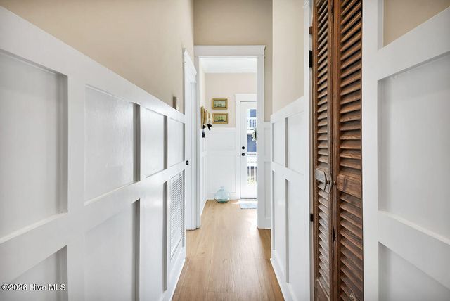 106 SE 40th Street, Oak Island, NC 28465