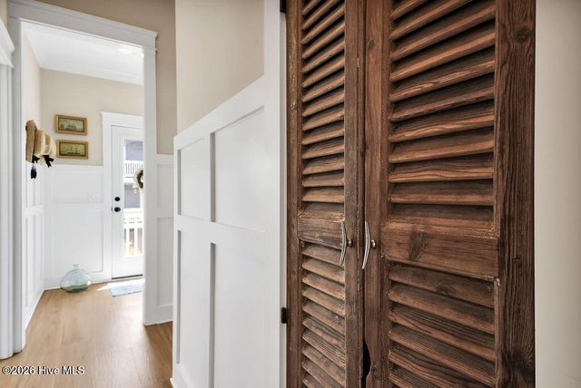 106 SE 40th Street, Oak Island, NC 28465