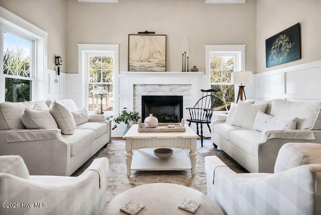 106 SE 40th Street, Oak Island, NC 28465