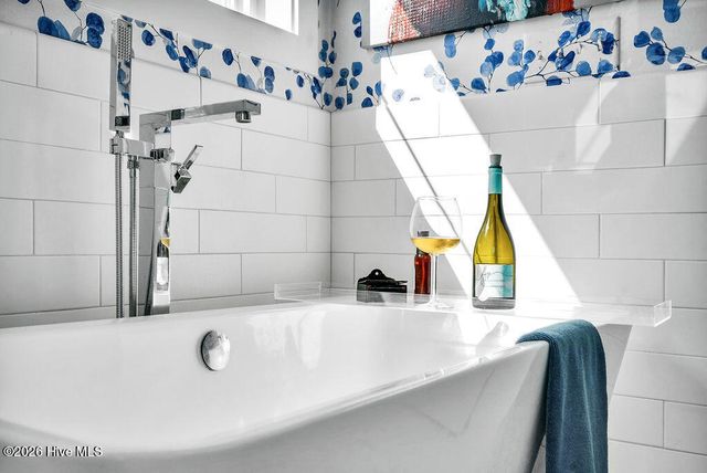 106 SE 40th Street, Oak Island, NC 28465