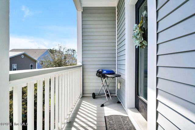 106 SE 40th Street, Oak Island, NC 28465