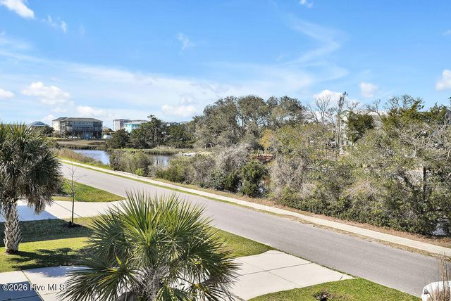 106 SE 40th Street, Oak Island, NC 28465