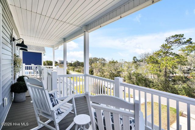 106 SE 40th Street, Oak Island, NC 28465