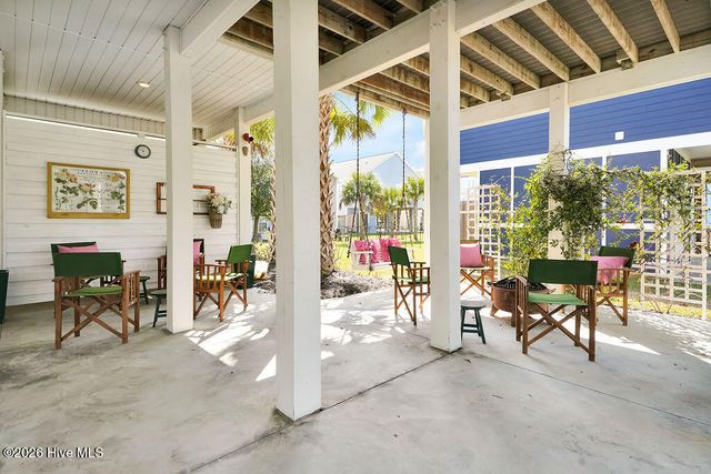 106 SE 40th Street, Oak Island, NC 28465