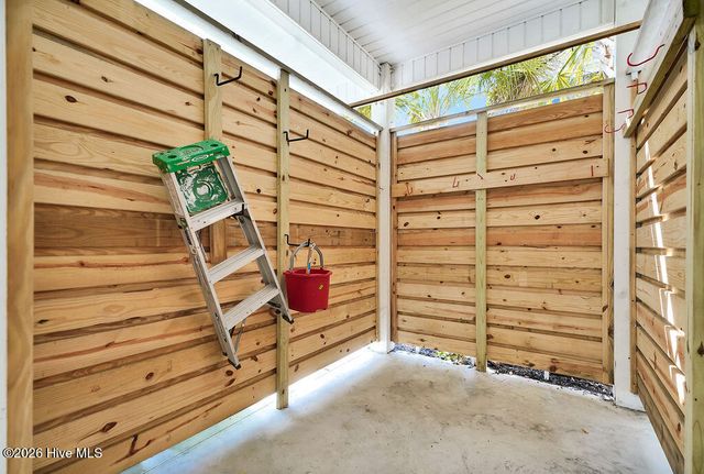 106 SE 40th Street, Oak Island, NC 28465