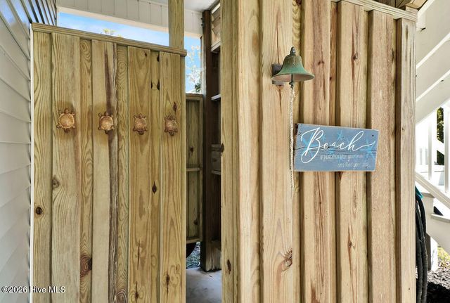 106 SE 40th Street, Oak Island, NC 28465