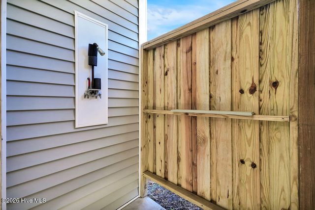 106 SE 40th Street, Oak Island, NC 28465