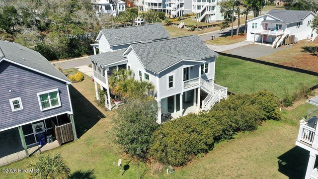 106 SE 40th Street, Oak Island, NC 28465