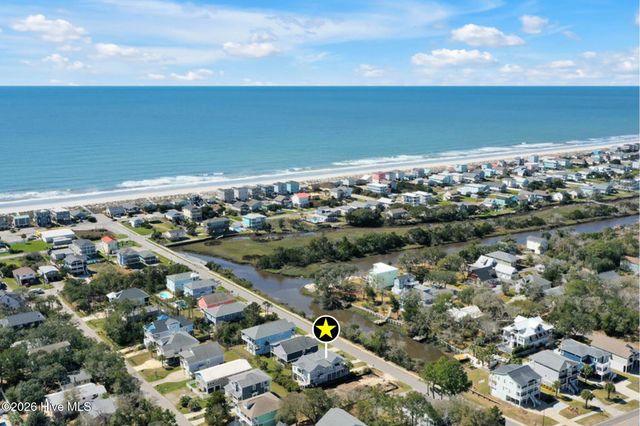 106 SE 40th Street, Oak Island, NC 28465