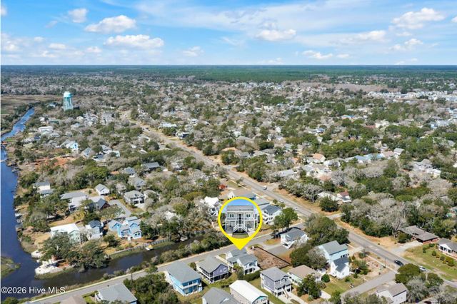 106 SE 40th Street, Oak Island, NC 28465
