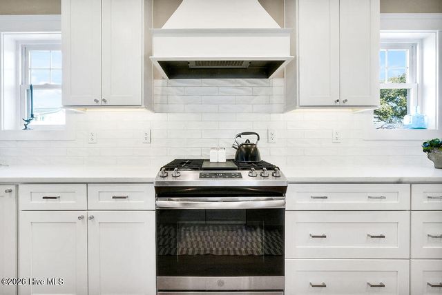 106 SE 40th Street, Oak Island, NC 28465