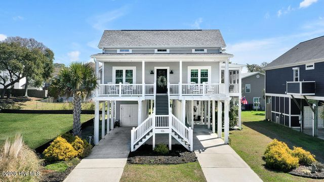 106 SE 40th Street, Oak Island, NC 28465