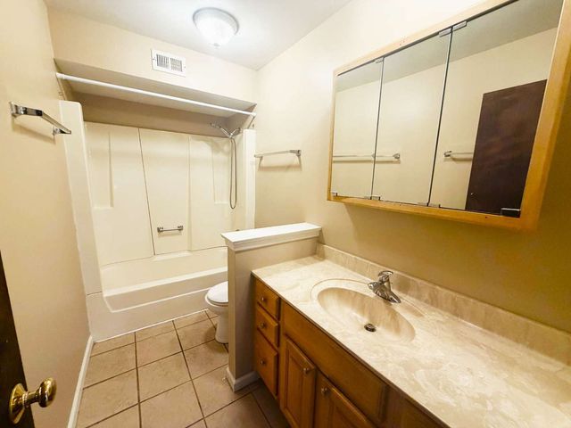 1472 Carol Court 2A, Palatine, IL 60074