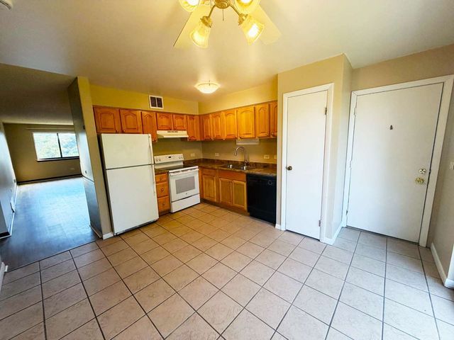 1472 Carol Court 2A, Palatine, IL 60074