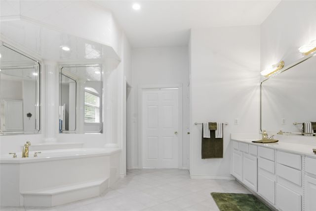 18737 Oakbrook Road, Tyler, TX 75703