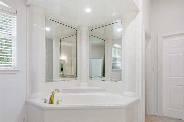 18737 Oakbrook Road, Tyler, TX 75703