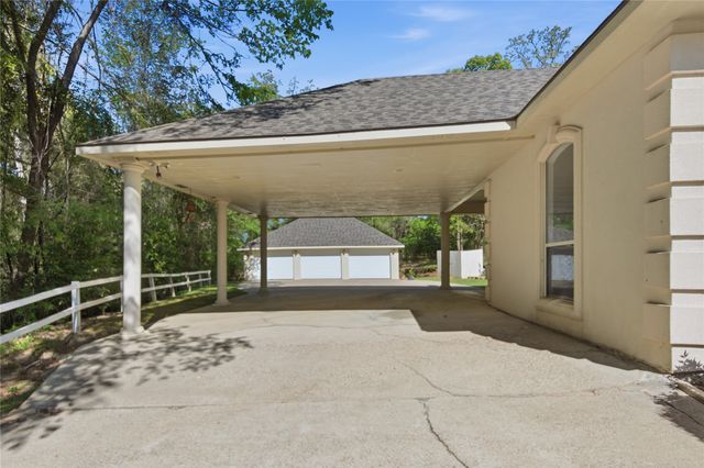 18737 Oakbrook Road, Tyler, TX 75703