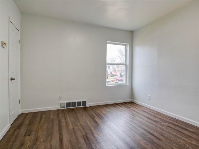 1702 Mcminn St, Aliquippa, PA 15001