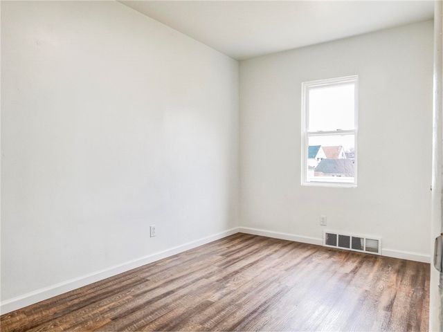 1702 Mcminn St, Aliquippa, PA 15001