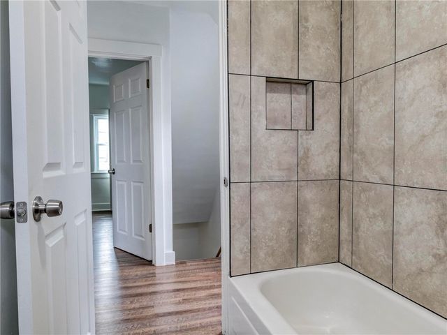 1702 Mcminn St, Aliquippa, PA 15001