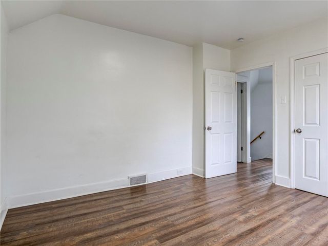 1702 Mcminn St, Aliquippa, PA 15001