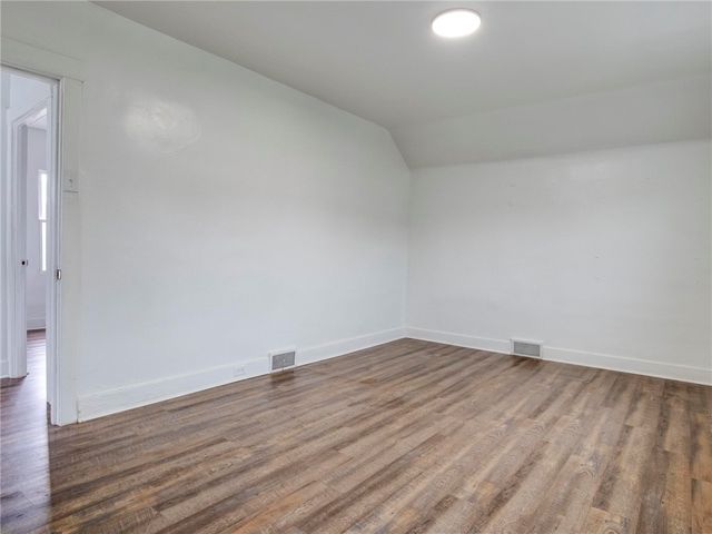 1702 Mcminn St, Aliquippa, PA 15001