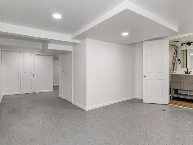 1702 Mcminn St, Aliquippa, PA 15001