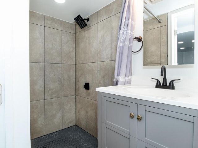 1702 Mcminn St, Aliquippa, PA 15001