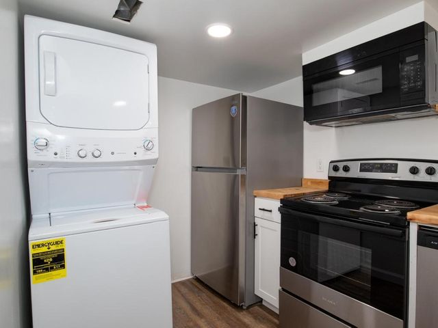 1702 Mcminn St, Aliquippa, PA 15001