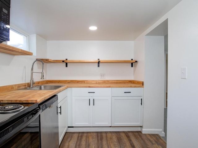 1702 Mcminn St, Aliquippa, PA 15001
