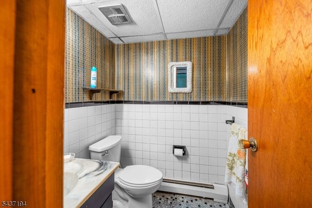 19 Fordham Trl, Hopatcong Boro, NJ 07843