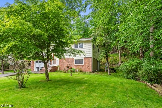 19 Fordham Trl, Hopatcong Boro, NJ 07843