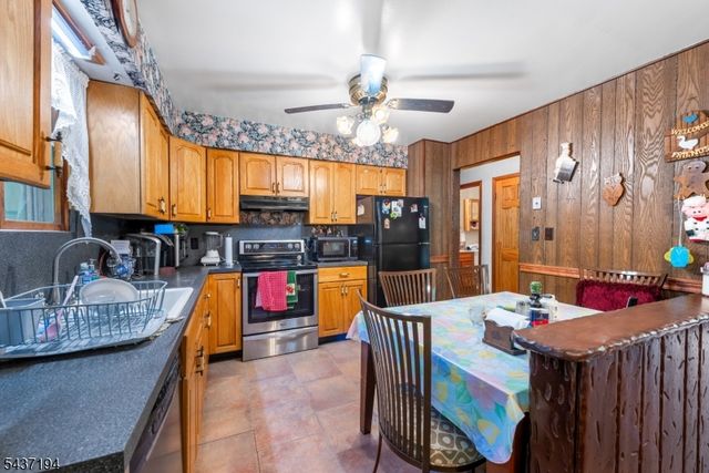 19 Fordham Trl, Hopatcong Boro, NJ 07843