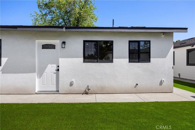 871 N. Perris, San Bernardino, CA 92411