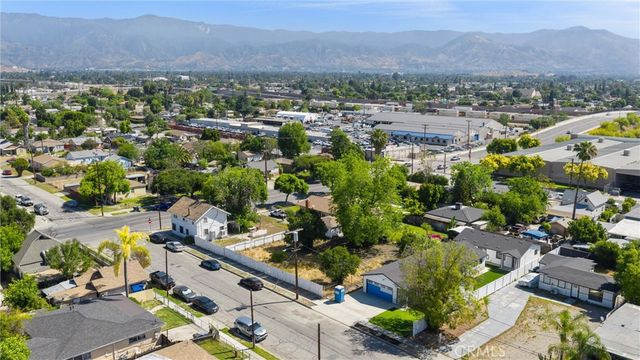 871 N. Perris, San Bernardino, CA 92411