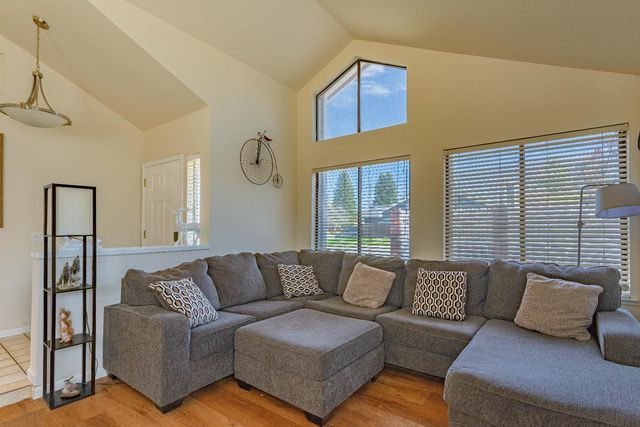 1418 Mother Lode Dr, Roseville, CA 95661