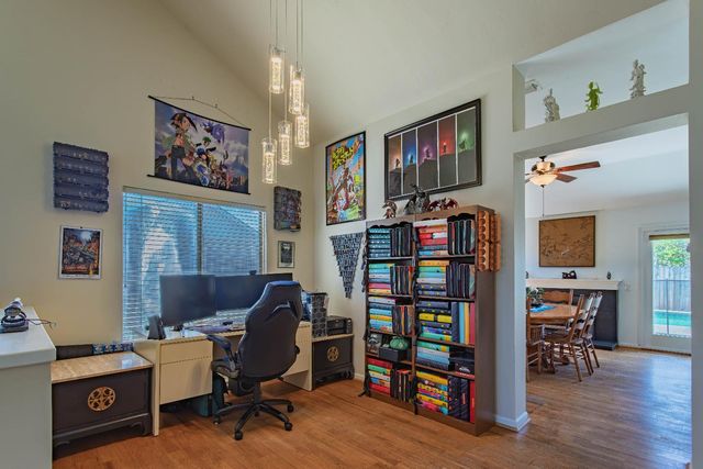 1418 Mother Lode Dr, Roseville, CA 95661