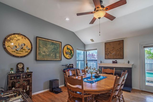 1418 Mother Lode Dr, Roseville, CA 95661