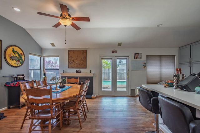 1418 Mother Lode Dr, Roseville, CA 95661