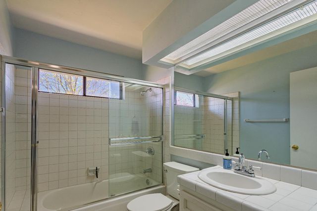 1418 Mother Lode Dr, Roseville, CA 95661