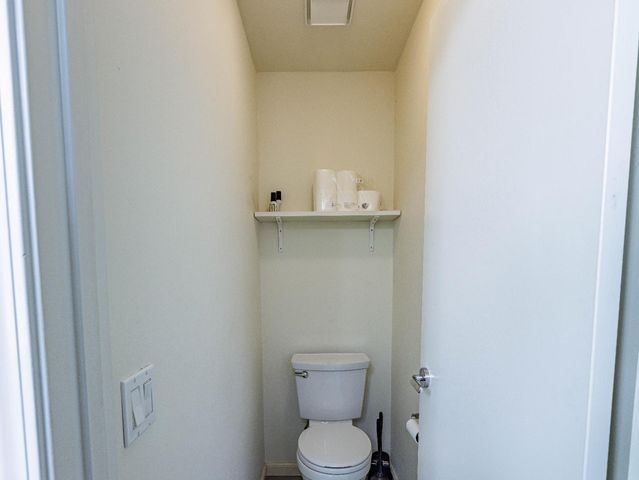 1418 Mother Lode Dr, Roseville, CA 95661